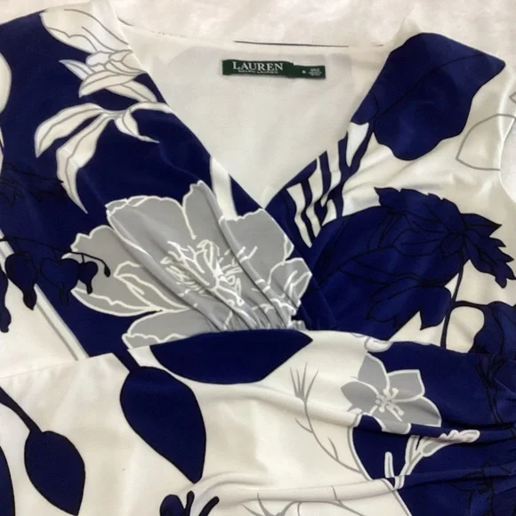 Lauren Ralph Lauren Sleeveless Navy and White Ruched Floral Dress 6 - Picture 4 of 8